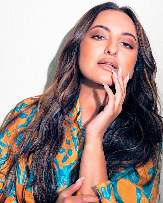 Colorful Clicks Of Sonakshi Sinha